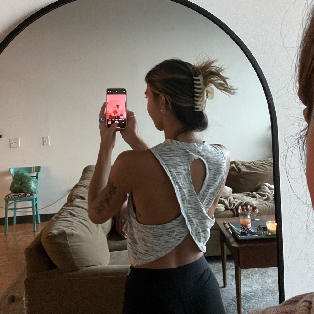 LULULEMON WORKOUT TOP (XS)